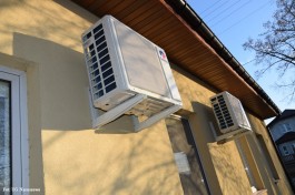 Dostawa i montaż 2 szt. klimatyzatorów do świetlicy wiejskiej w Naruszewie_2020 (2)