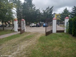 Poprawa stanu technicznego boiska w Naruszewie_30_31_08_2022 (13)